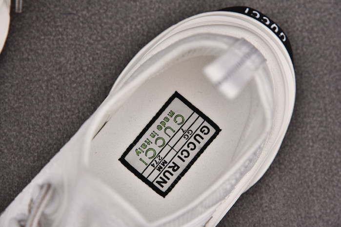 G*u*i* trainer sneaker82