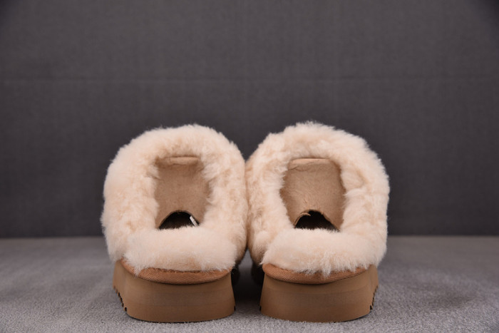 UGG SANDALS 3