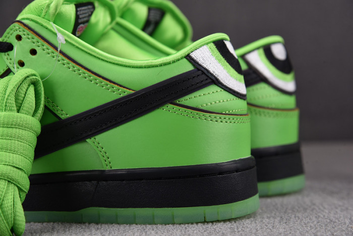the powerpuff girls x dunk low pro sb qs 