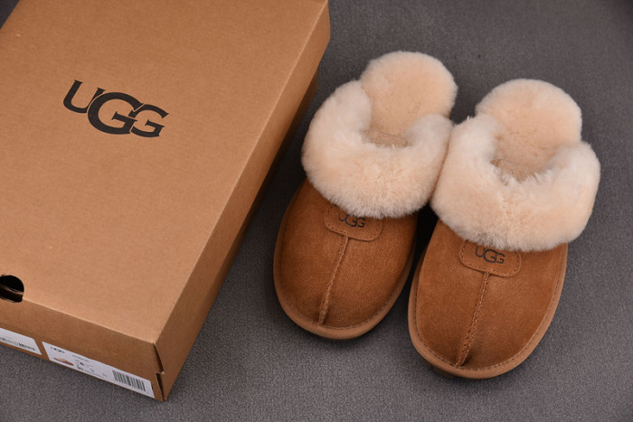 UGG SANDALS 6