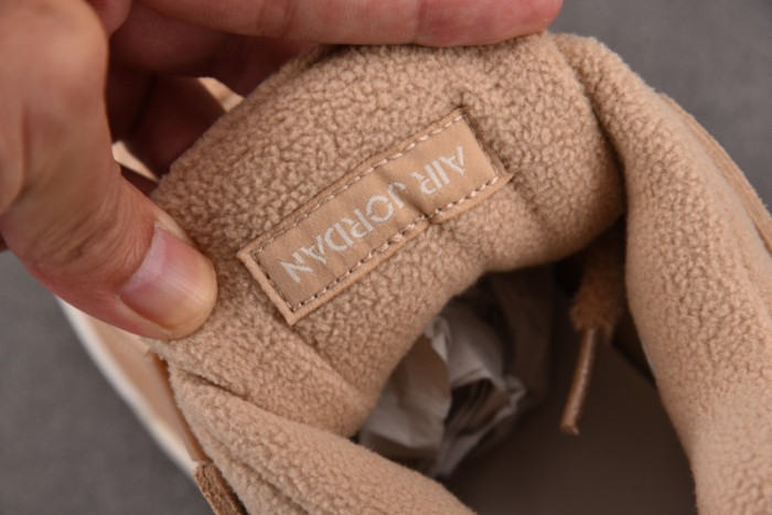 Air Jordan 4 Retro Cozy Girl HV0823-200