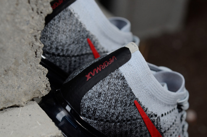 nike vapormax grey red black 849558-020