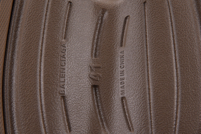 balenciag* sandal 36