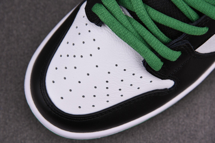 nike sb dunk low “classic green” bq6817-302