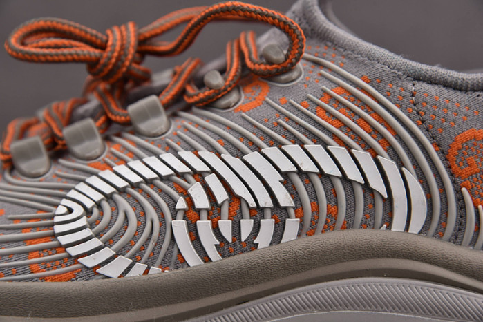 G*u*i* trainer sneaker81