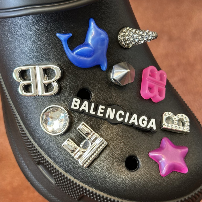 balenciag* Cr*0*s 56