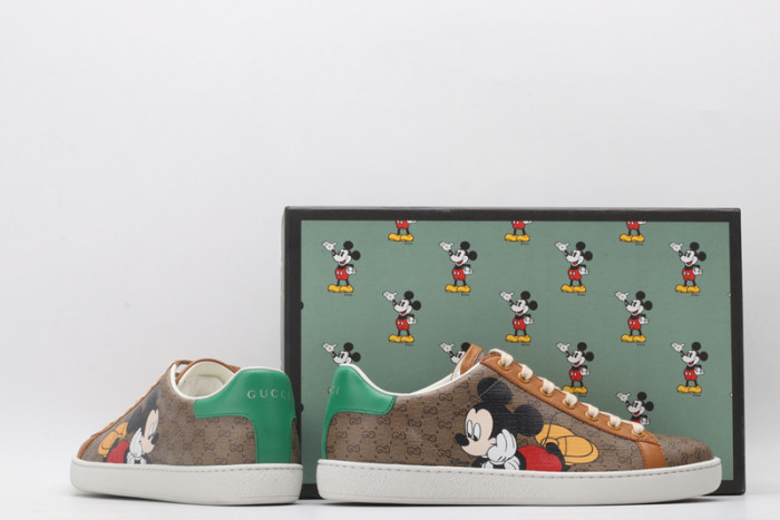 G*u*i* trainer sneaker52