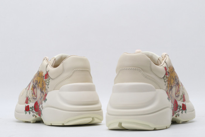 G*u*i* trainer sneaker26