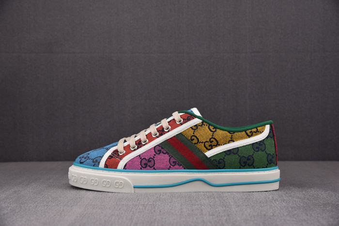 G*u*i* trainer sneaker96