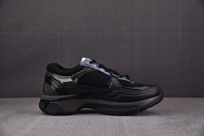 chane* snekaers c000032