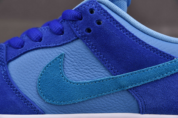 nike sb dunk low blue raspberry dm0807-400