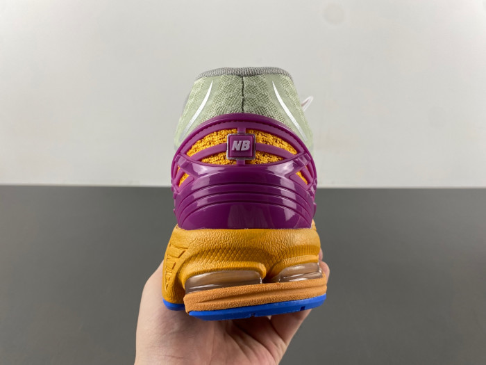 NEW BALANCE 1906R NB000051