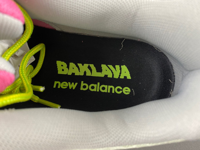 NEW BALANCE 1906R NB000051